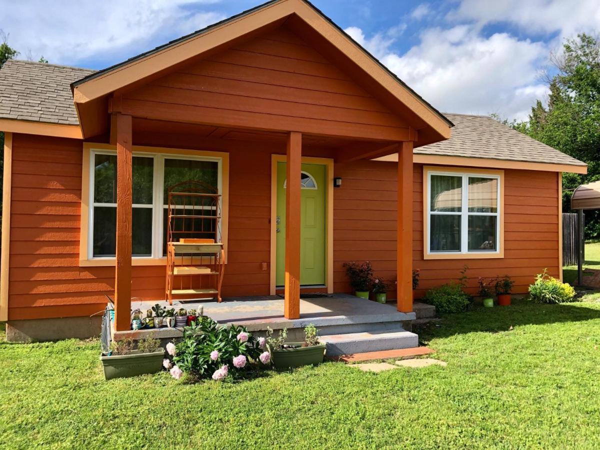 Ez 1 Mile To Fort Sill! Pumpkin Cottage Sleeps 9, Grills, Firepit, Laundry Lawton Eksteriør bilde