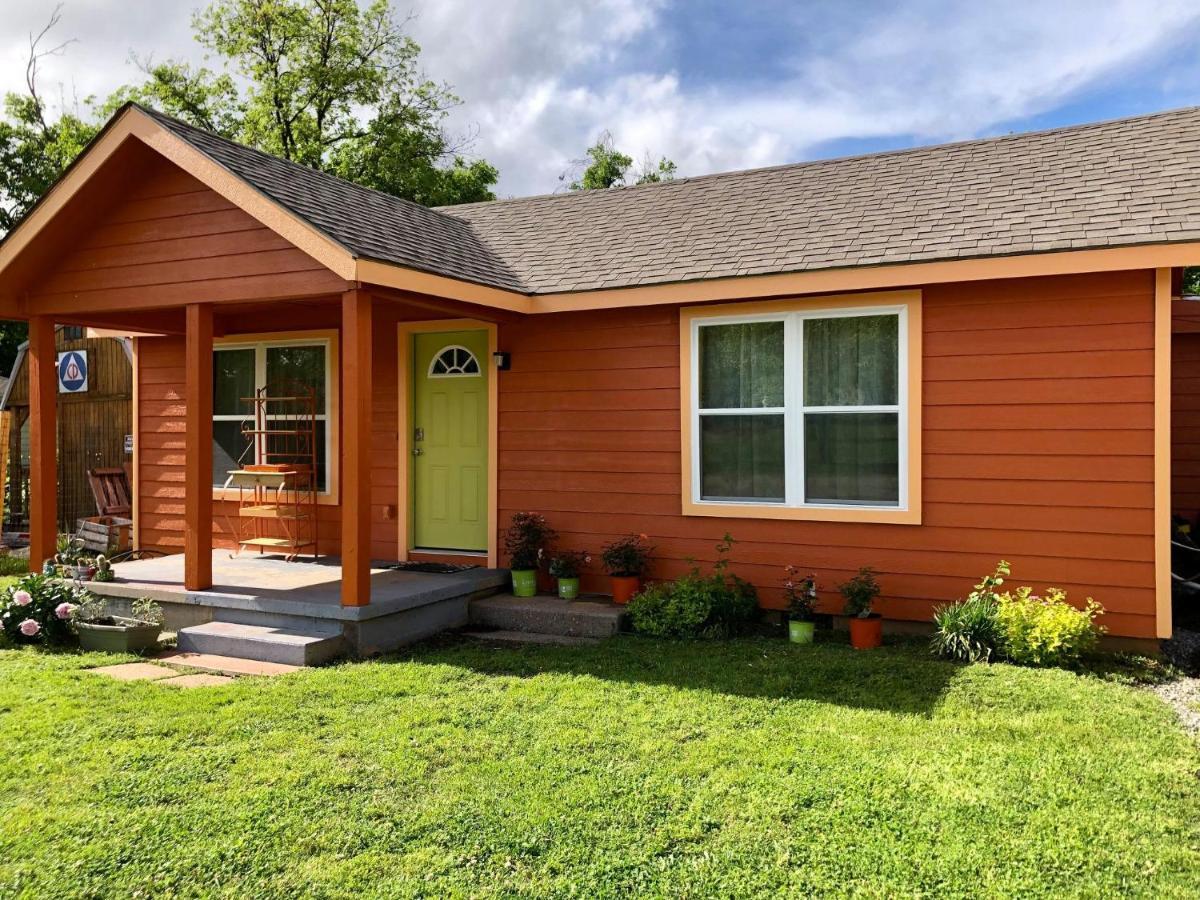 Ez 1 Mile To Fort Sill! Pumpkin Cottage Sleeps 9, Grills, Firepit, Laundry Lawton Eksteriør bilde